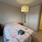 Le Tassigny-spacious Apartment-parking-wifi *