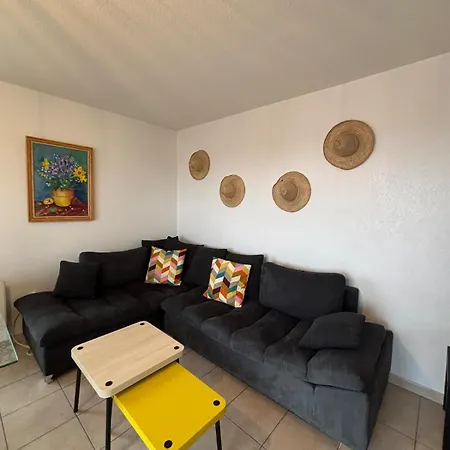 Le Tassigny-spacious Apartment-parking-wifi