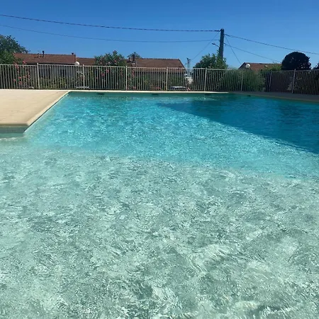 Apartment Le Tassigny-spacious Apartment-parking-wifi *