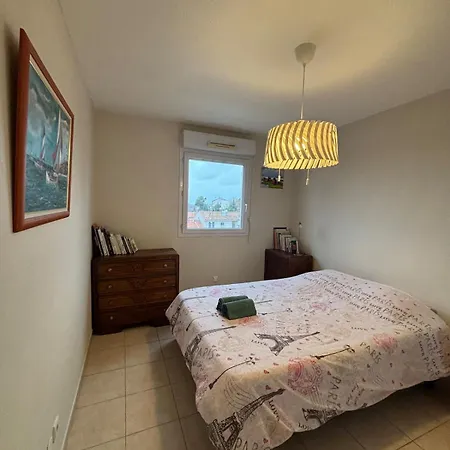 Le Tassigny-spacious Apartment-parking-wifi Apartment *